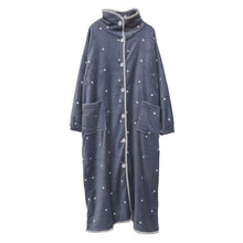 画像をギャラリービューアに読み込む, 着る毛布 ロング丈 フリーサイズ (ガウン 羽織 上着 パジャマ ルームウェア 部屋着 もこもこ ふわふわ 起毛 暖かい 冷え対策 防寒着) (在庫限り)