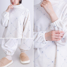 画像をギャラリービューアに読み込む, レディース パジャマ ルームウェア 上下セット 暖かい 冬 無地 毛布みたい M-L 冬 長袖 上下セット 婦人 女性  暖かい あたたかい あったかい フランネル 花柄