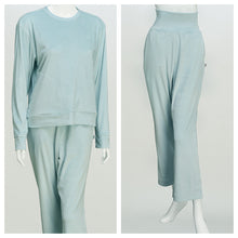 画像をギャラリービューアに読み込む, ウチコレ レディース ベロア ルームウェア パジャマ 長袖 冬 ドロップショルダー 上下セット グンゼ M L 部屋着 着丈長め 股上深め ネイビー ベージュ サックス やわらか あったか おしゃれ もこもこ 暖かい ギフト プレゼント 睡眠 防寒 防寒対策 寒さ対策 可愛い かわいい