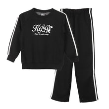 画像をギャラリービューアに読み込む, キルト パジャマ ガールズ キッズ ジュニア スウェット 上下セット 女の子 130 140 150 160 カンゴール kangol あったか 通学 スポーツ 子供 セットアップ カジュアル 黒 ブラック グレー 部屋着 スポーティ