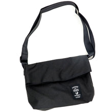 画像をギャラリービューアに読み込む, ポケモン 口折れショルダー ショルダー バッグ ピカチュウ 約28×21×10cm 黒 スマホポーチ ゲームポーチ ショルダーポーチ おしゃれ かわいい 大人 子供 キッズ 男の子 女の子 ポケットモンスター キャラクター