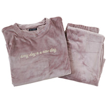 画像をギャラリービューアに読み込む, パジャマ レディース 秋 冬 かわいい 丸首 長袖 M-L ベロア やわらかい シンプル ストレッチ 薄手 上下 シャギー ルームウエア 無地 婦人 ピンク 黒 紺 ベージュ 水色 グレー