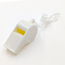 画像をギャラリービューアに読み込む, ホイッスル プラスチック 笛 呼子 体育 部活 レッスン 陸上 学用品 フリー (赤 青 白 黄 体育祭 応援団 チアリーダー) (在庫限り)