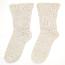 画像をギャラリービューアに読み込む, レディース ルームソックス 夜用 おやすみソックス 締め付けない 2重構造 あたたかい シルク 靴下 クルーソックス 美容 フットケア セルフケア 絹 吸湿 速乾 保温 白 ギフト プレゼント 23-25cm 美肌 ソックス