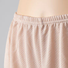 画像をギャラリービューアに読み込む, ペチパンツ 透け防止 3分丈 ショート 蒸れない メッシュ 通気性 スカートの下に重ねて安心 ブラック 黒 ベージュ サラサラ 透けない 股ずれ防止 ベタつかない スカート インナー ズボンの下 M L LL (在庫限り)