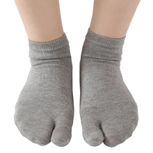 画像をギャラリービューアに読み込む, 足袋靴下 足袋ソックス 靴下 足袋型 ソックス スニーカーソックス メンズ 大きいサイズ レディース 薄手 綿 22-24cm~28-30cm スニーカー丈 白 黒 グレー 男性 外反母趾 運動 ウォーキング ランニング