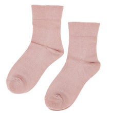 画像をギャラリービューアに読み込む, 【 お得 】 ショートソックス レディース レーヨンシルク 日本製 23-25cm (ソックス くつ下 くつした 靴下 無地 ショート クルー なめらか 23 24 25) (在庫限り)