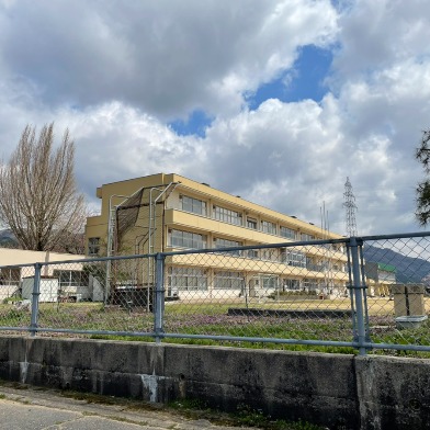鳴鹿小学校