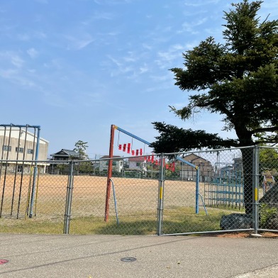 東安居小学校