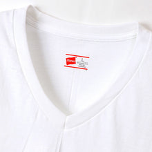 画像をギャラリービューアに読み込む, メンズ 半袖 シャツ tシャツ Vネック Hanes ビジカジ魂 2枚組 M～LL (V首 ヘインズ 綿100% Tシャツ 白 黒 無地 カジュアル HANES) (在庫限り)
