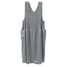 画像をギャラリービューアに読み込む, エプロン レディース 前後2way サテン プリーツ Yumi sienne M-L 無地 おしゃれ きれいめ ポケット付き ワンピース風 キッチンエプロン 大人 上品 家事 料理 女性用 桂由美 ユミジェンヌ ギフト 贈り物 ドレス風
